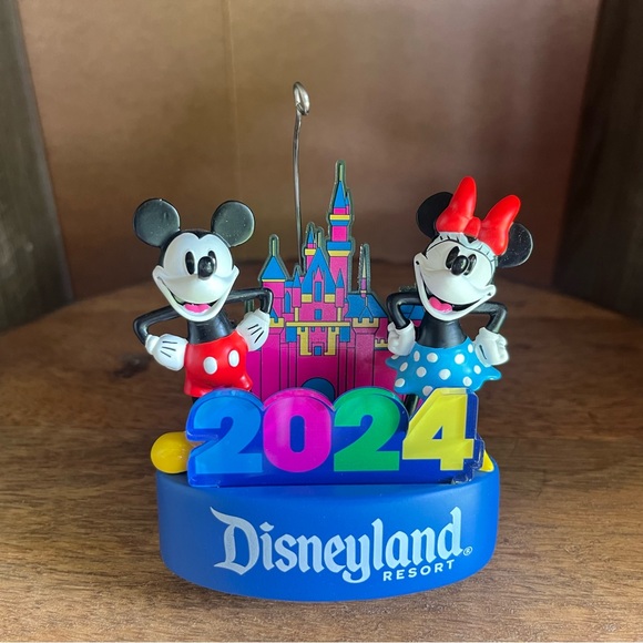 NWT 2024 Disneyland Mickey Minnie Mouse Castle Light Up Christmas Ornament - Picture 4 of 7